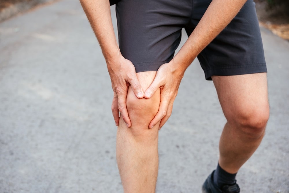 a,man,having,knee,patellofemoral,pain,syndrome